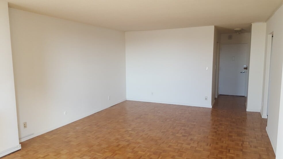 Building Photo - 99 Pond Ave