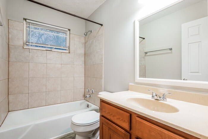 Building Photo - 112 Bluegrass Rd