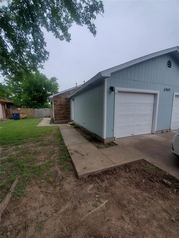 Building Photo - 6909 Hyland Cir