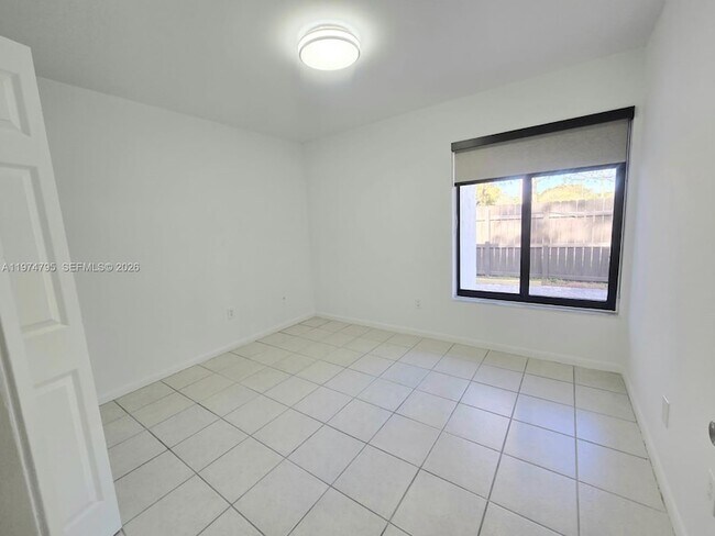 Building Photo - 15081 SW 127th Ct