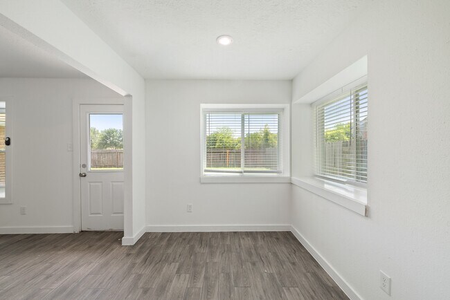 Building Photo - 1703 Millbury Dr