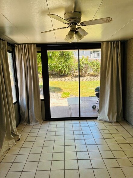 Building Photo - 45470 Clubhouse Dr