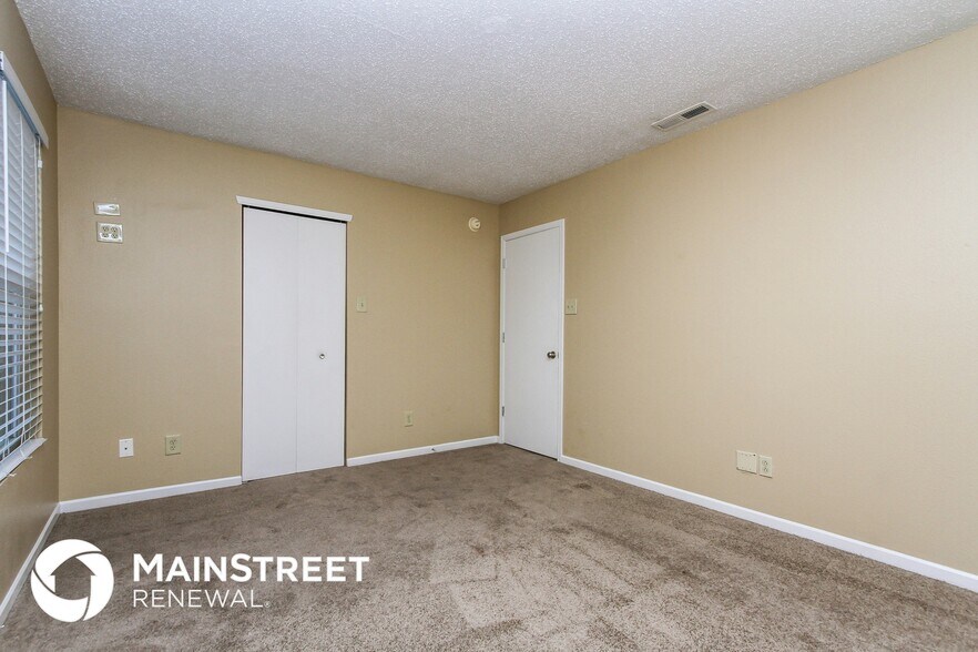 Building Photo - 818 Runnymede Dr