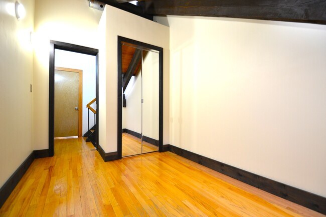 Building Photo - 36 Irving St