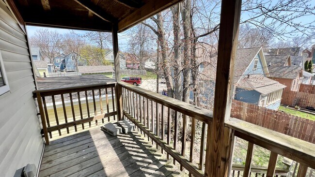 Building Photo - 520 Henry Ave SE