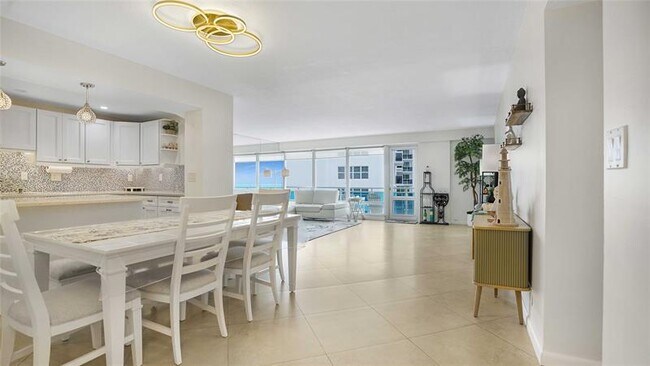 Building Photo - 3430 Galt Ocean Dr