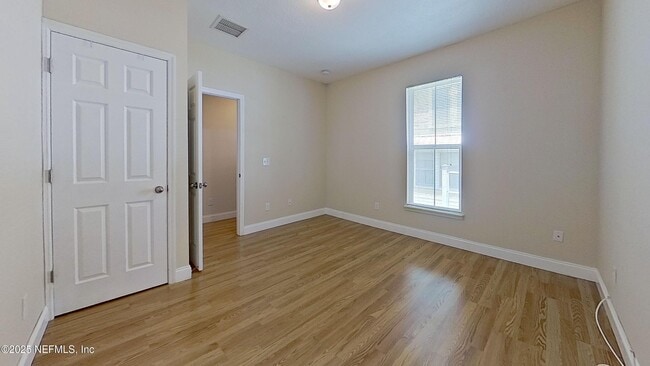 Building Photo - 1844 Thacker Ave