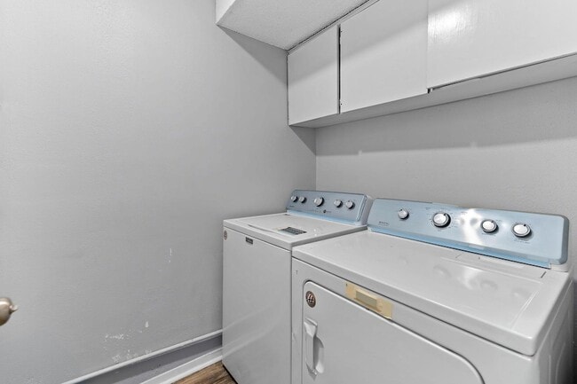 Building Photo - 9011 Quail Valley Dr