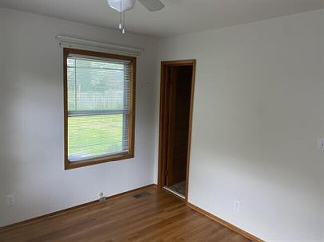 Building Photo - Charming 3 Bedroom, 2 Bath Home Near UAH!