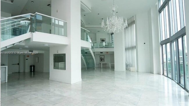 Building Photo - 350 S Miami Ave