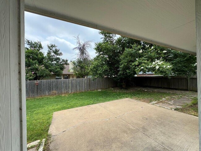 Building Photo - 1407 Ashley Dr
