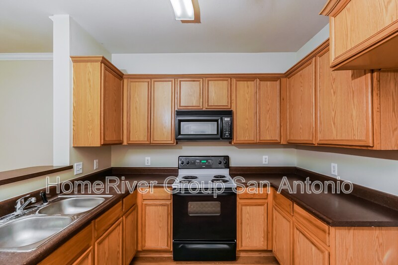 Building Photo - 7105 Tourant Rd