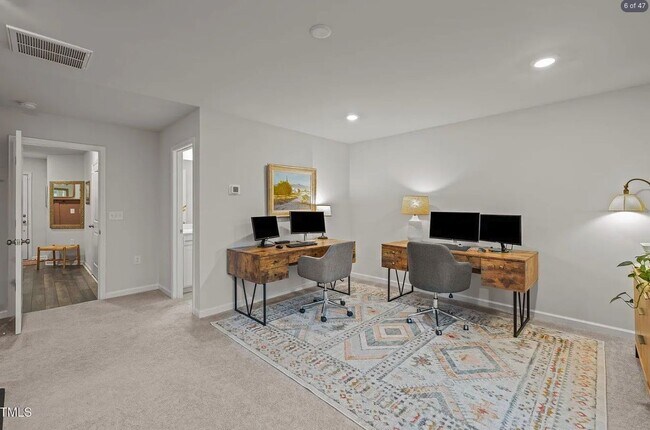 Building Photo - 1052 Shoreside Dr