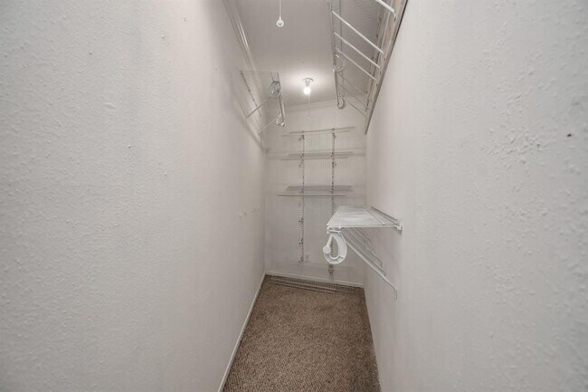 Building Photo - 11525 Burdine St