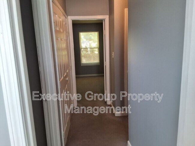 Building Photo - 1113-C CROWNE POINTE DRIVE