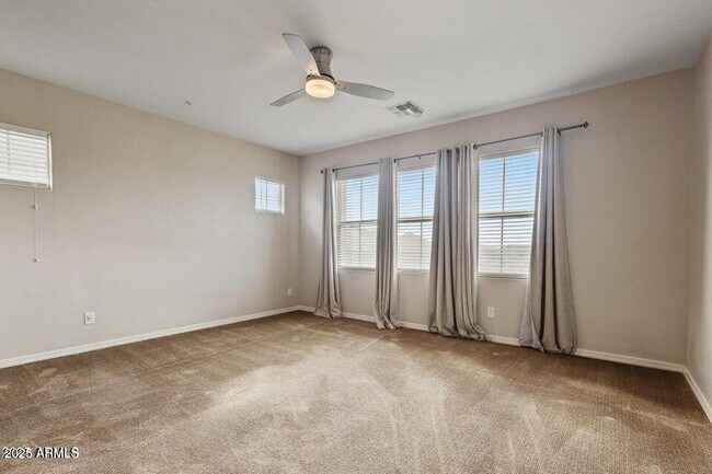 Building Photo - 2337 W Gloria Ln