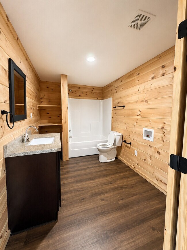 Building Photo - 153 Redbud Trl