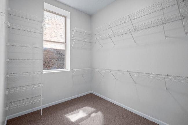 Building Photo - 4545 S Drexel Blvd