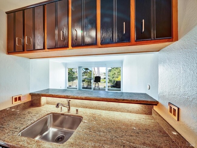 Building Photo - 367 Eden Roc Dr