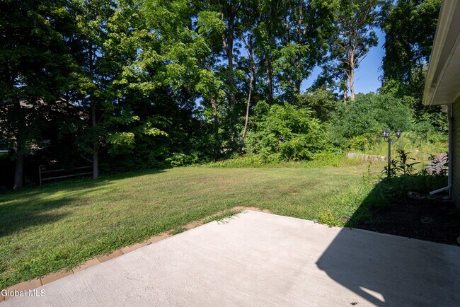 Building Photo - 489 Grooms Rd