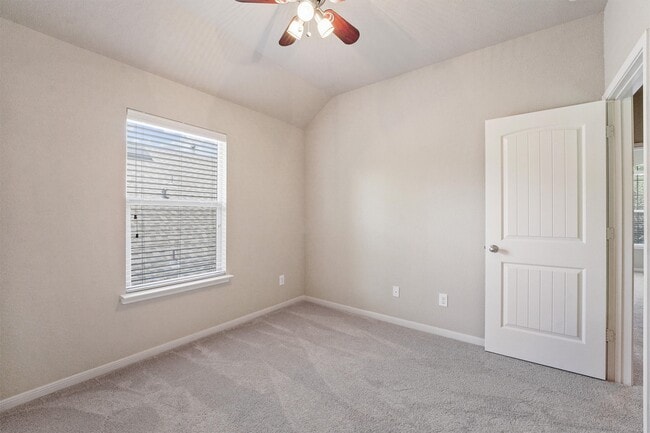 Building Photo - 115 Black Swan Pl