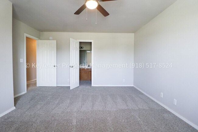 Building Photo - 3 Bed | 1.5 Bath in Central Tulsa!