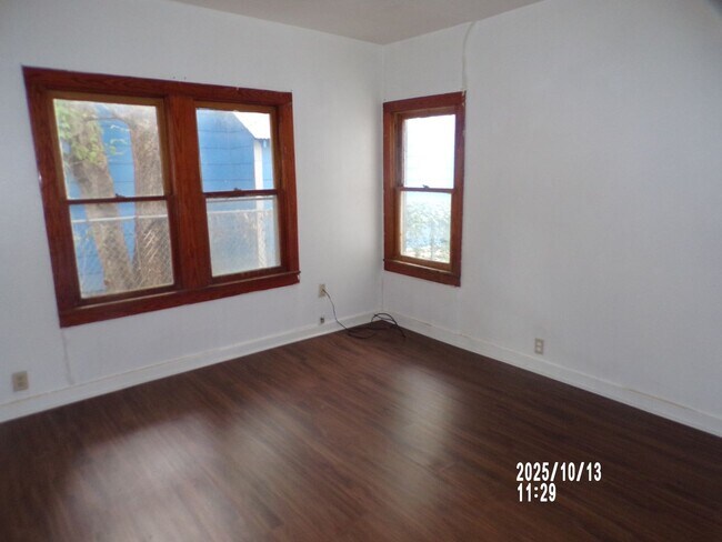 Building Photo - Very nice two-bedroom home located in the Walters area! One Dog under 20 lbs with owner approval!