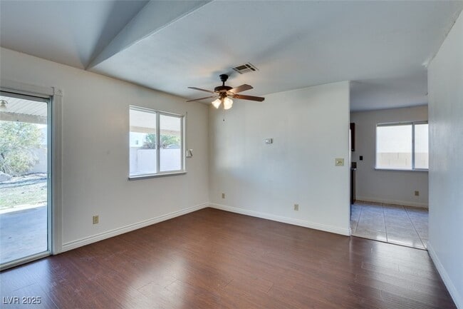 Building Photo - 5034 Lark Canyon Ct