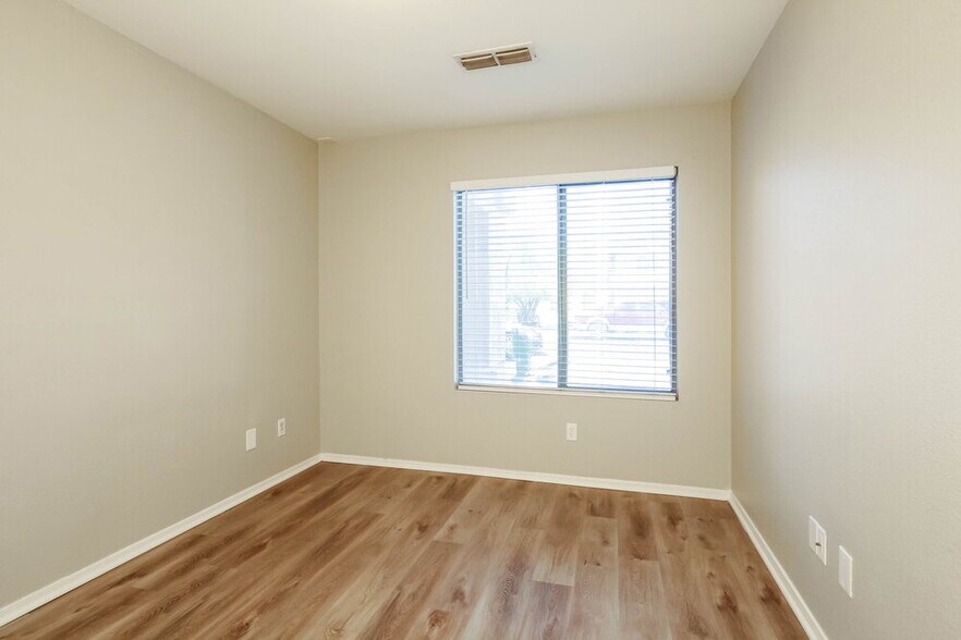 Building Photo - 10355 W Sunflower Pl