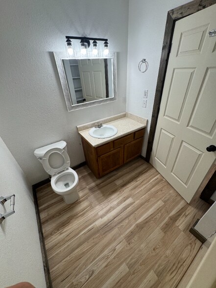 Building Photo - 472063 OK-101