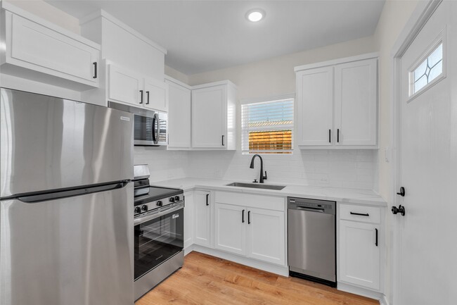 Building Photo - 3441 McGowen St