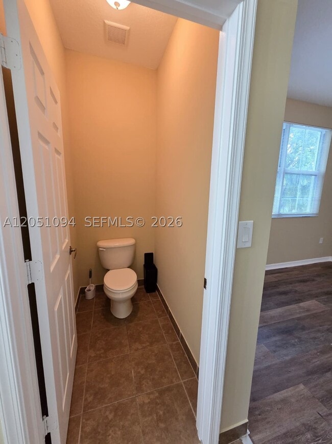 Building Photo - 2851 Prospect 404