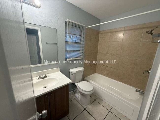 Building Photo - 5/2 Home Available NOW!!!