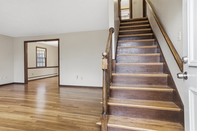 Building Photo - 17 Circle Rd