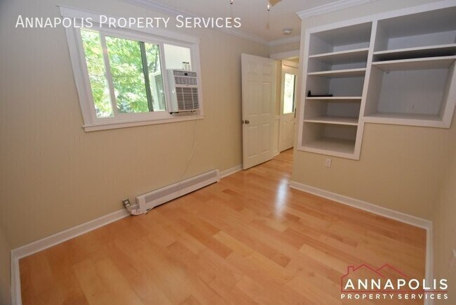 Building Photo - 1204 Breitwert Ave