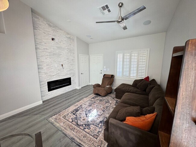 Building Photo - Fully Remodeled 3-Bedroom Home in 89144