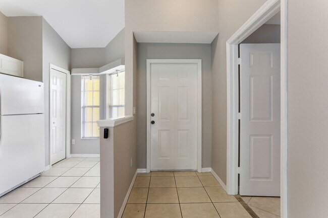 Building Photo - 9165 Celeste Dr