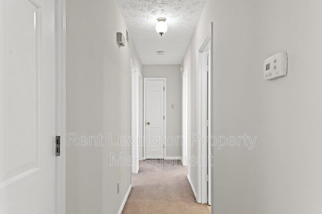 Building Photo - 1932 Mint Julep Ln