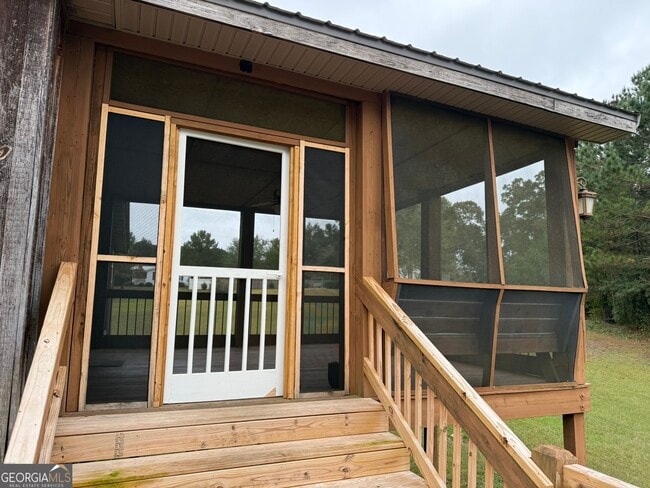 Building Photo - 1565 Corinth Rd