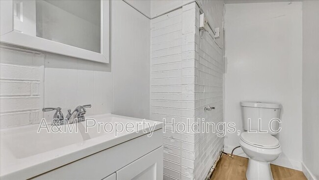 Building Photo - 841 Jackson St