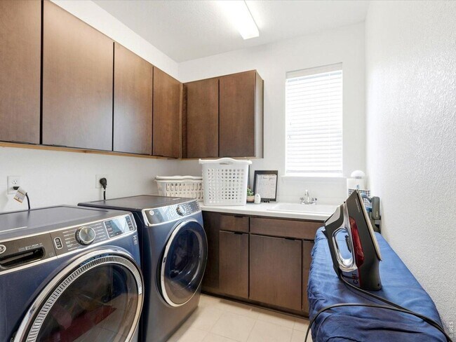 Building Photo - 5371 Kellan Way