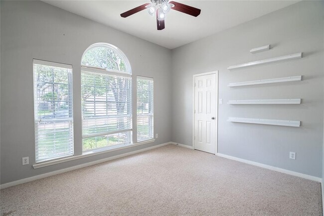 Building Photo - 2435 Golden Fork Dr