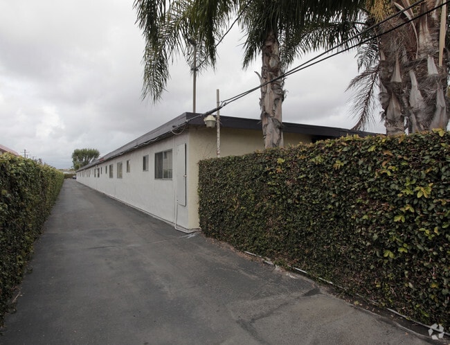 Building Photo - 7221 Trask Ave