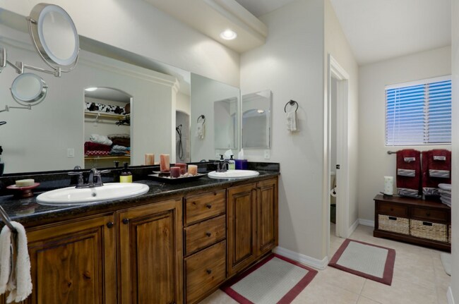 Building Photo - 1820 Ambas Dr