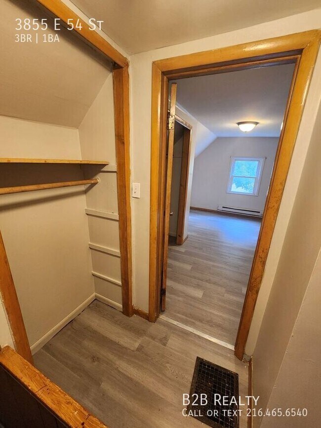 Building Photo - 3855 E 54th St