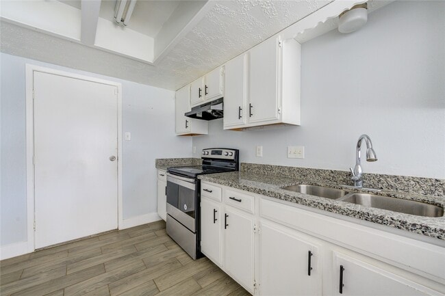 Building Photo - 7506 Stone Pine Ln