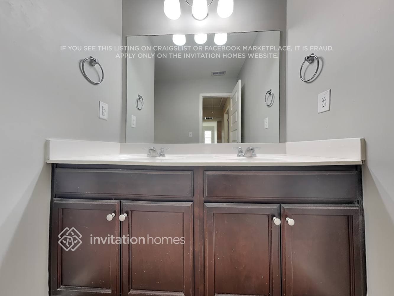 Building Photo - 2629 Cornwall Dr