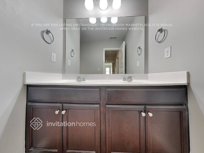 Building Photo - 2629 Cornwall Dr