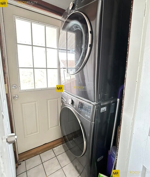 Building Photo - 16 Priscilla Rd