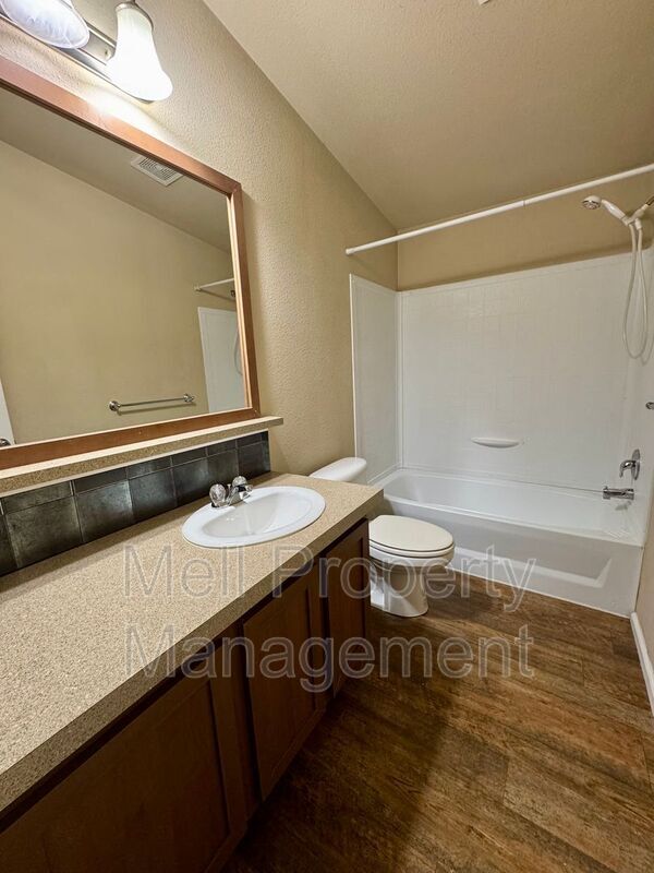 Building Photo - 155 E Strayer Way